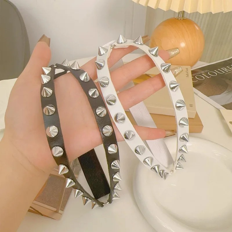 Double Row Cone Spike Leg Gart - Body Jewelry Thigh Chain ulasan dan harga